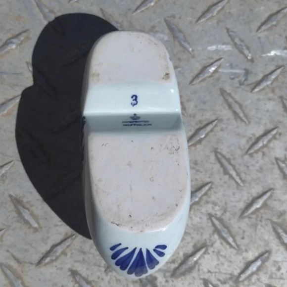Delftsblauw Porcelain Shoes - Picture 3 of 3